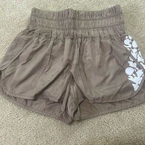 Free People The Way Home Short. Tan/taupe color. Size: Medium.